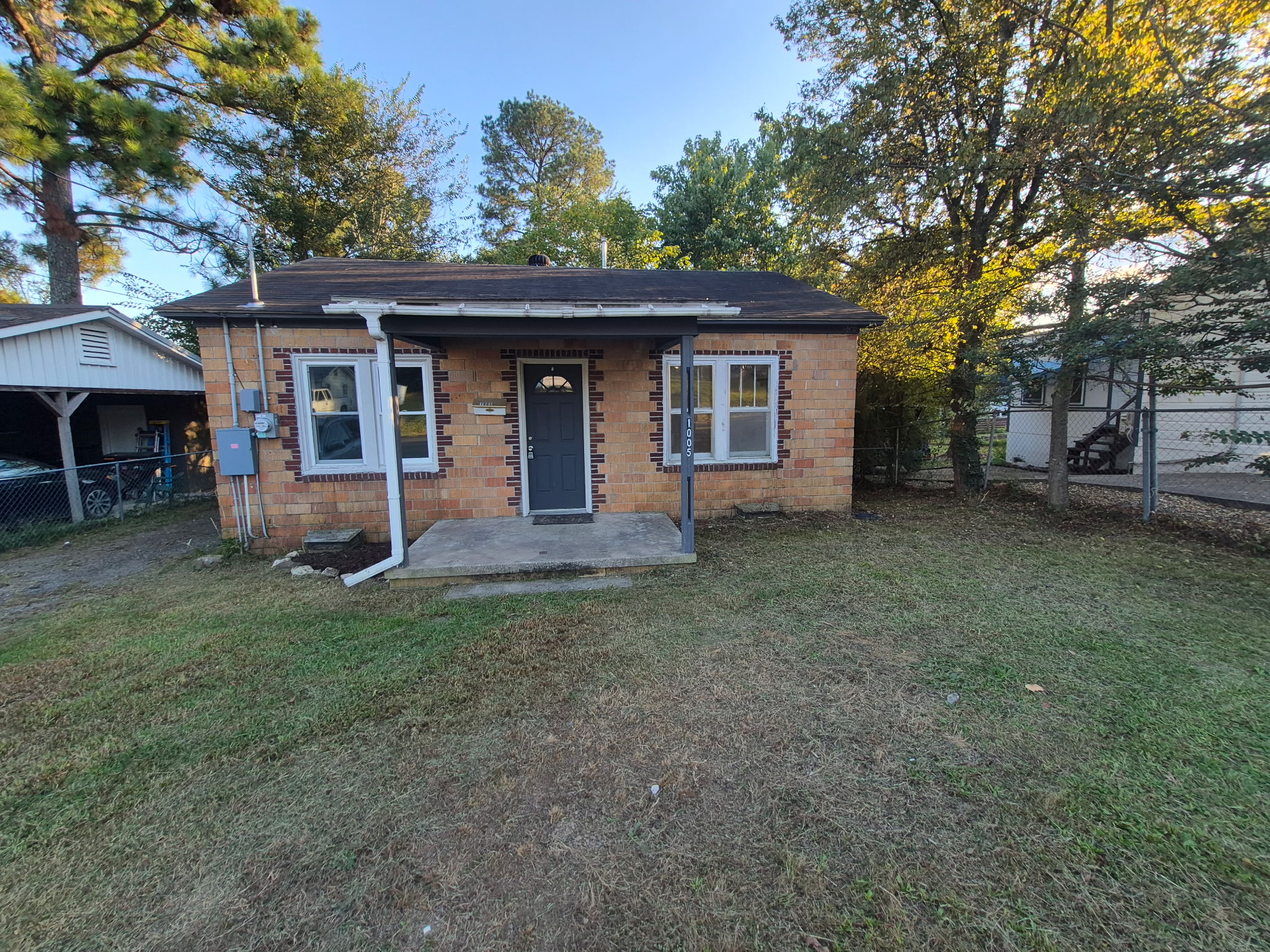 1005 West Saint Louis Street